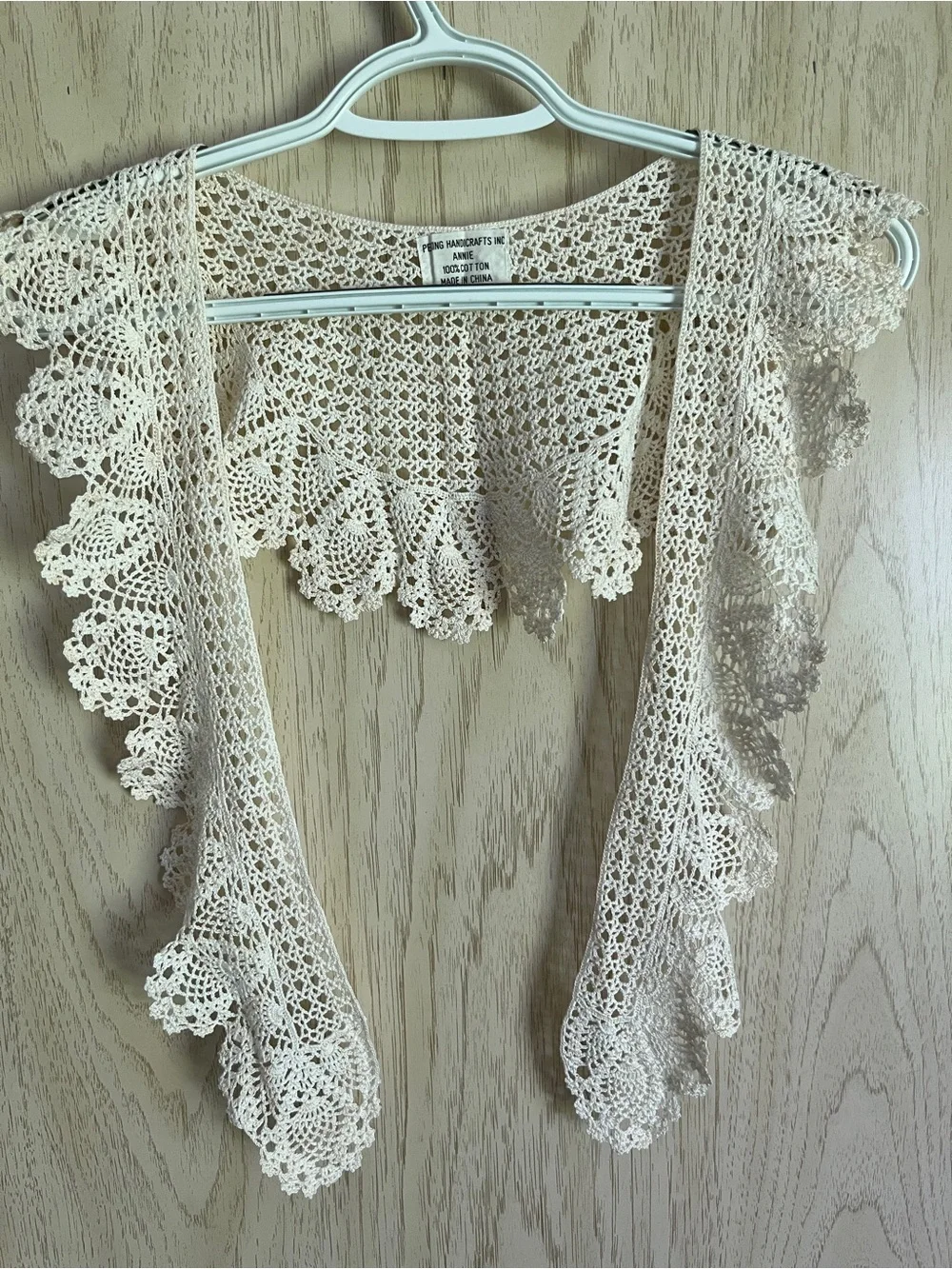 Hand-Crocheted Peking Handicraft Annie Scalloped Lace Collar